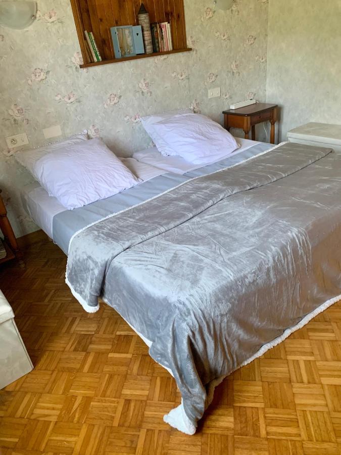 Dormez Dans La Chambre Du Meunier ! Germolles-sur-Grosne Εξωτερικό φωτογραφία